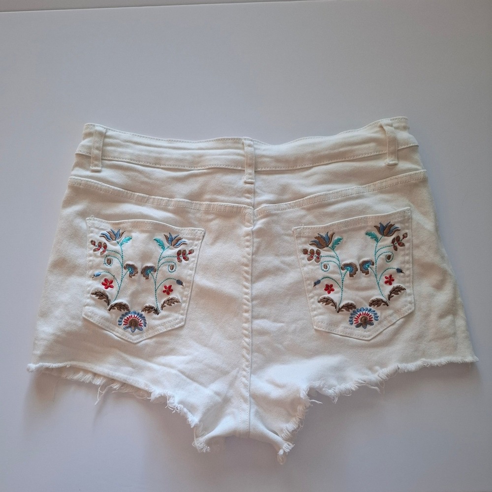 Curvy White Jean Cut Off Shorts Floral Embroidery Indie Boho Festival Summer 1XL